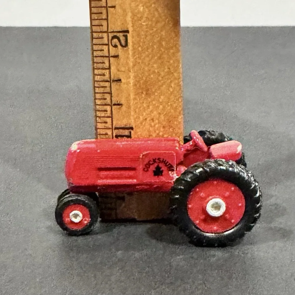 CLATS 1988 1:64 Diecast Model Of A 1938 Red‎ Cockshutt H70 Tractor Rubber Wheels